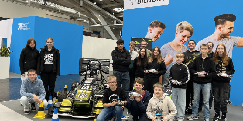 Jahrgänge 8 und 9 besuchen die EMO-Messe in Hannover