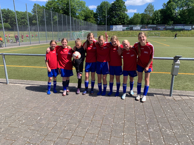 Fußball-Mädchen bei den Bezirksmeisterschaften